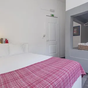  Albergue 5 Sins Chiado